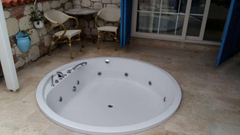 Alacati Igdelihan Unique Hotel ภายนอก รูปภาพ