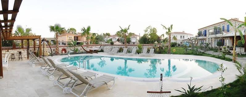 Alacati Igdelihan Unique Hotel ภายนอก รูปภาพ